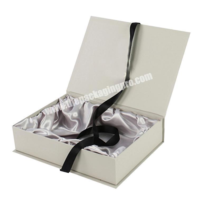 Factory Custom Logo Grey Cardboard Cosmetic Packaging Gift Box with Ribbon