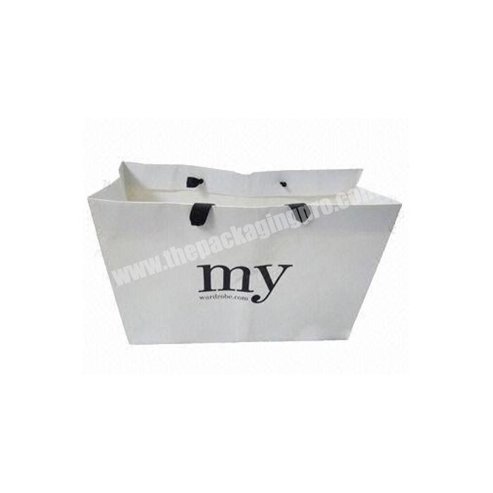 Factory high quality wholesale paper shopping bags t-shirt bag stock