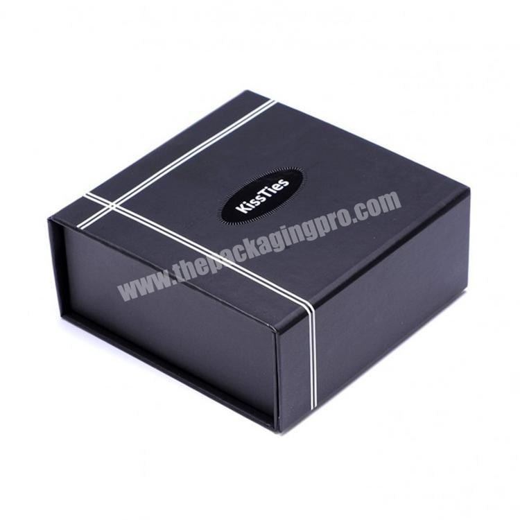 Factory Manufacturer luxury magnetic closure pink gift box suppliers