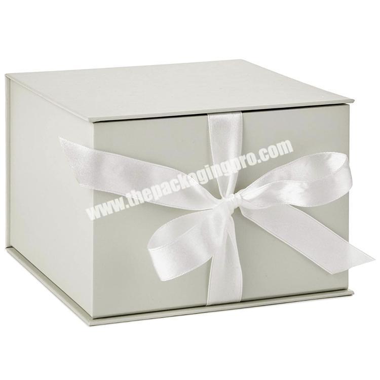 Factory wholesale fashionable luxury exquisite wedding packaging gift box with ribbon close