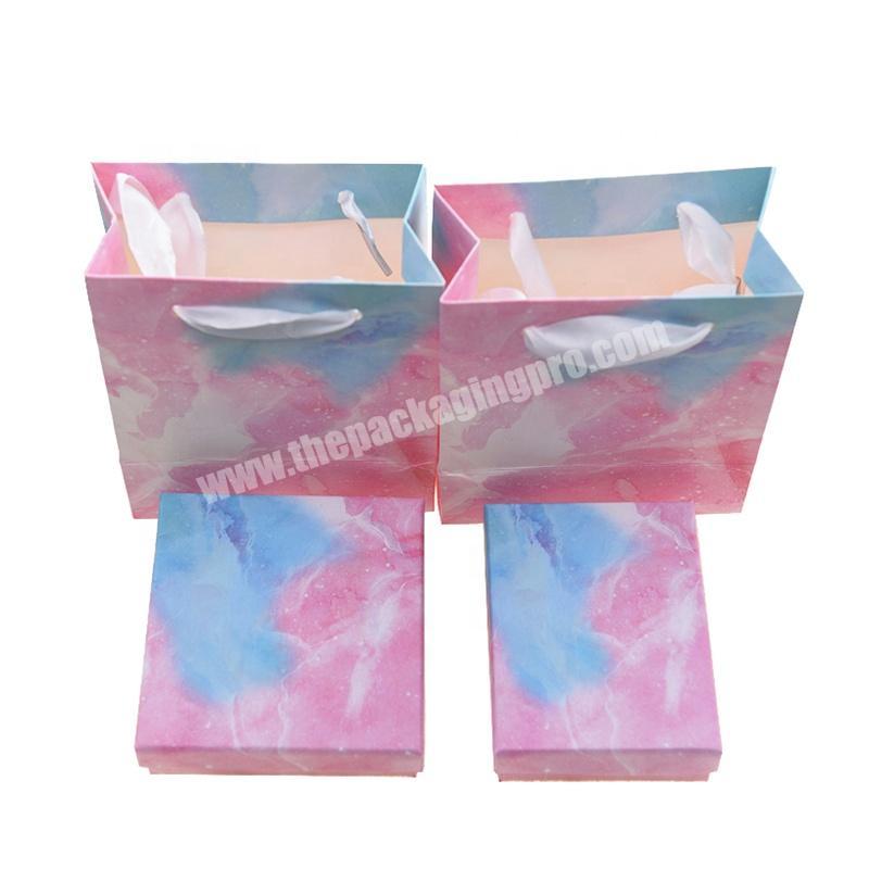 Fashion Design Romantic Gradient Pink Color Hard Cardboard Girlfriend Skincare Gift Box With Matching Bag