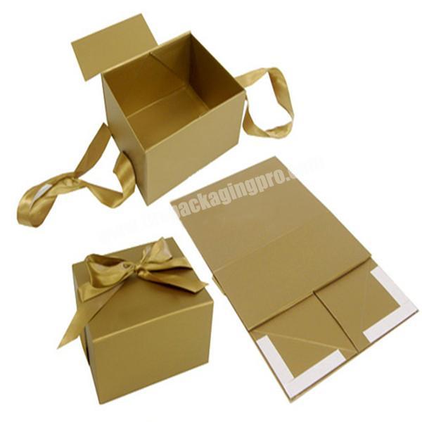 folded Gift Boxes with Magnet closed
