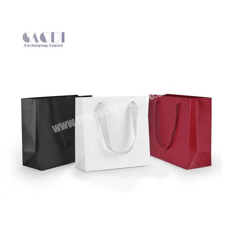 Guangdong Manufactures Custom Printed Small Size Boutique Luxury Gift Packaging Jewelry Paper Bag With Logo