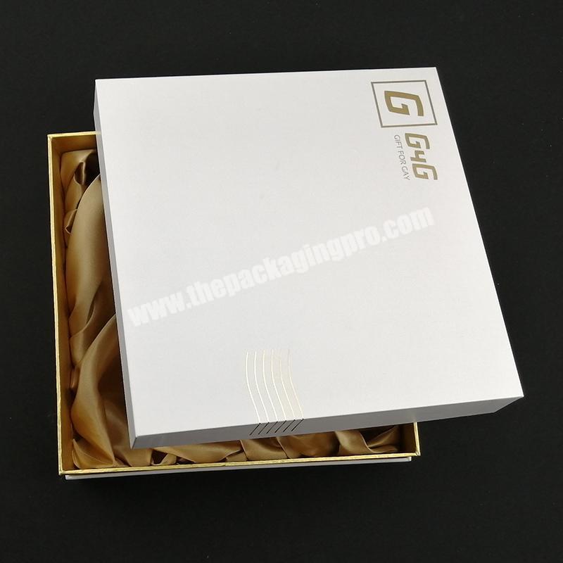 Guangzhou Custom Factory Cosmetic Serum Set Paper Gift Packaging Box With Gold Logo