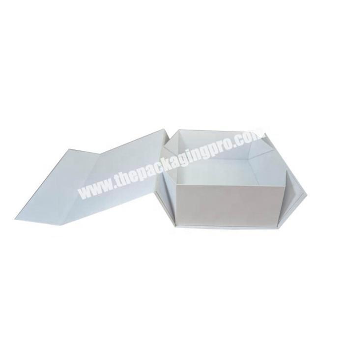 Handmade clamshell folding paper board magnetic closure gift box