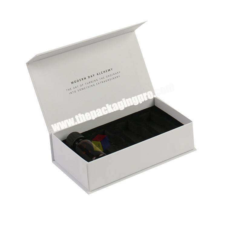 hard cardboard white magnetic closure gift box with tray