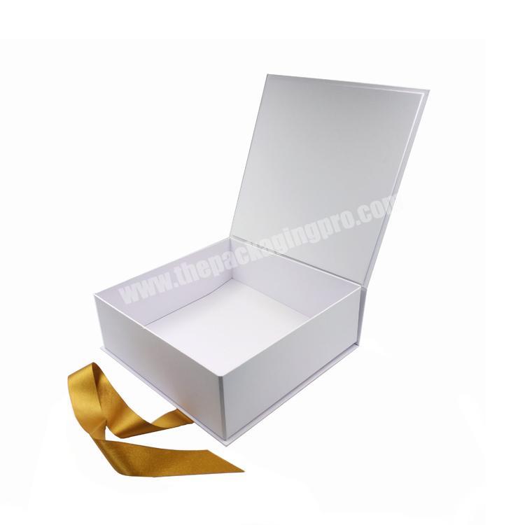 High Grade Rigid Silk Gift Folding Paper Boxes Wholesale Hot Stamping Logo