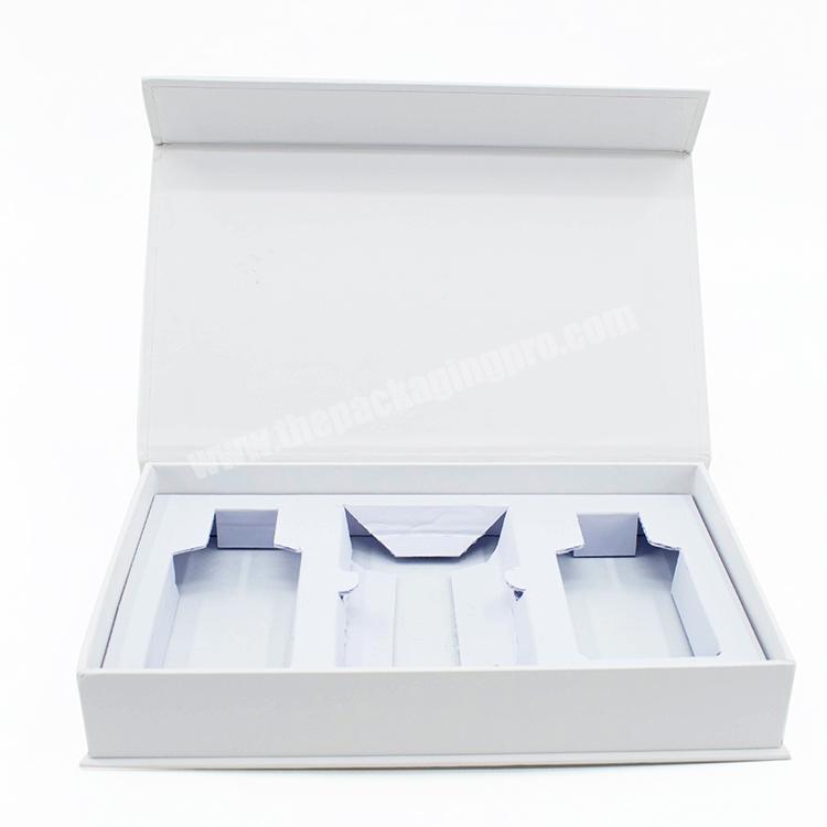 High quality Custom Print white cardboard Clamshell Magnetic Gift Box with paper inserts