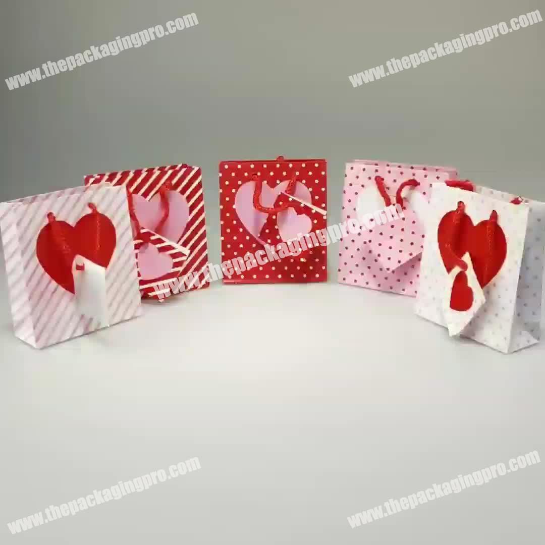 High Quality Lucky Birthday Party Wedding Gift Packaging Hot Selling Paper Bags Stripe Heart Lovely Gift Bag