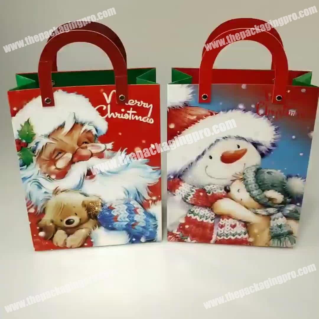 Hot Products Free Sample Wholesale Paper Packaging Christmas Gift Bags with Handle