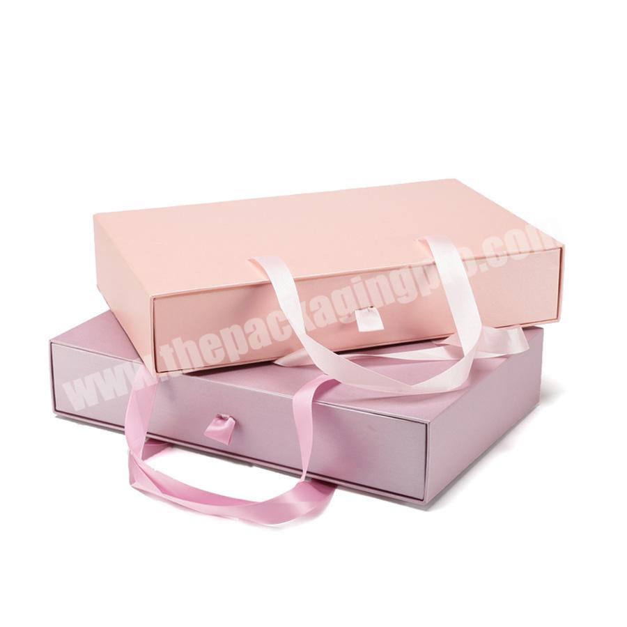 Hot sale custom high quality gift box with handle