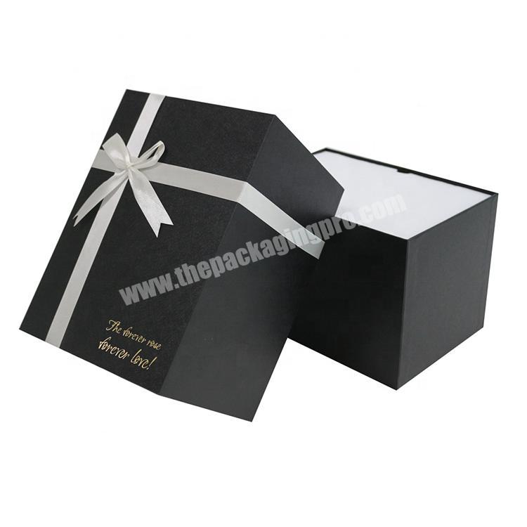 Hot sale customized gold logo Christmas Paper Packaging gift box