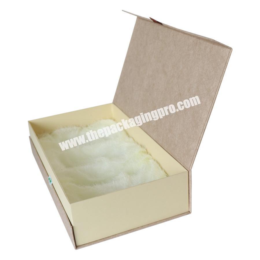 Hot selling luxury magnetic closure gift folding box