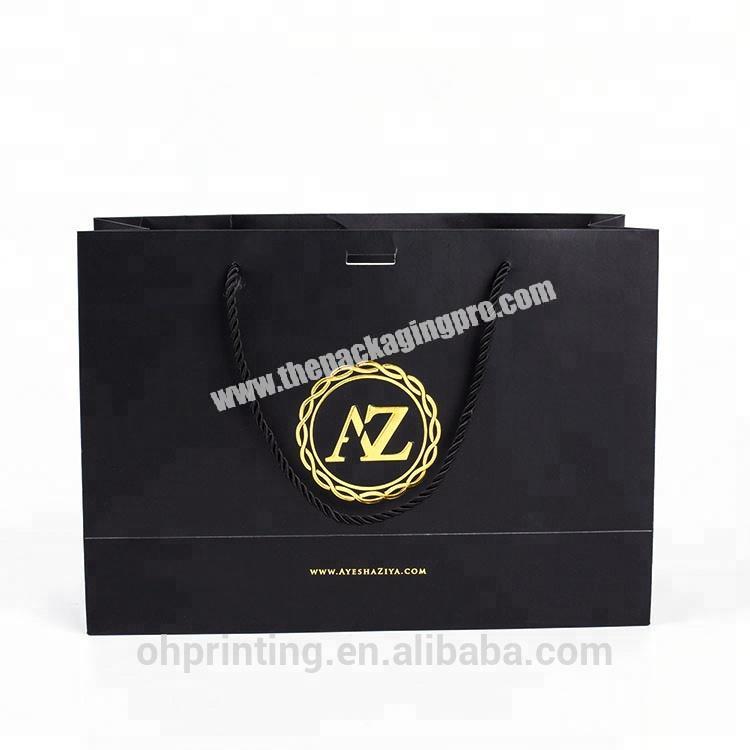 L30.5 x W10.5 x H21.5cm Chinese Factory OEM Custom Made Gold Stamped Retail Paper Bag
