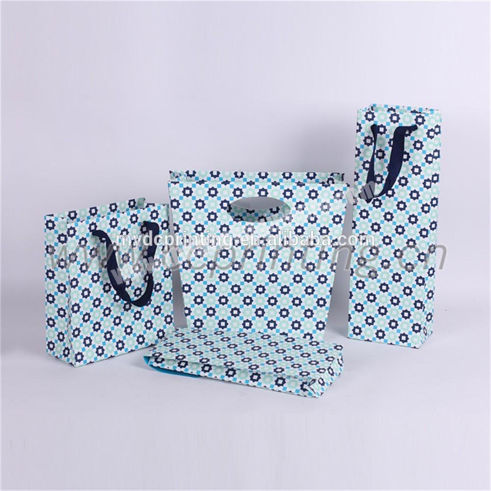 low cost polka dot paper gift bag Free sample supplier