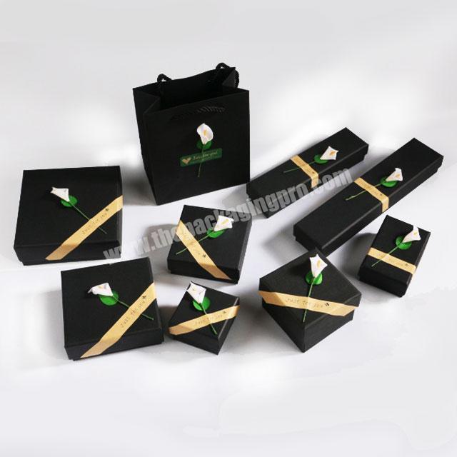 Low MOQ quantity creative black card calla gift jewelry box