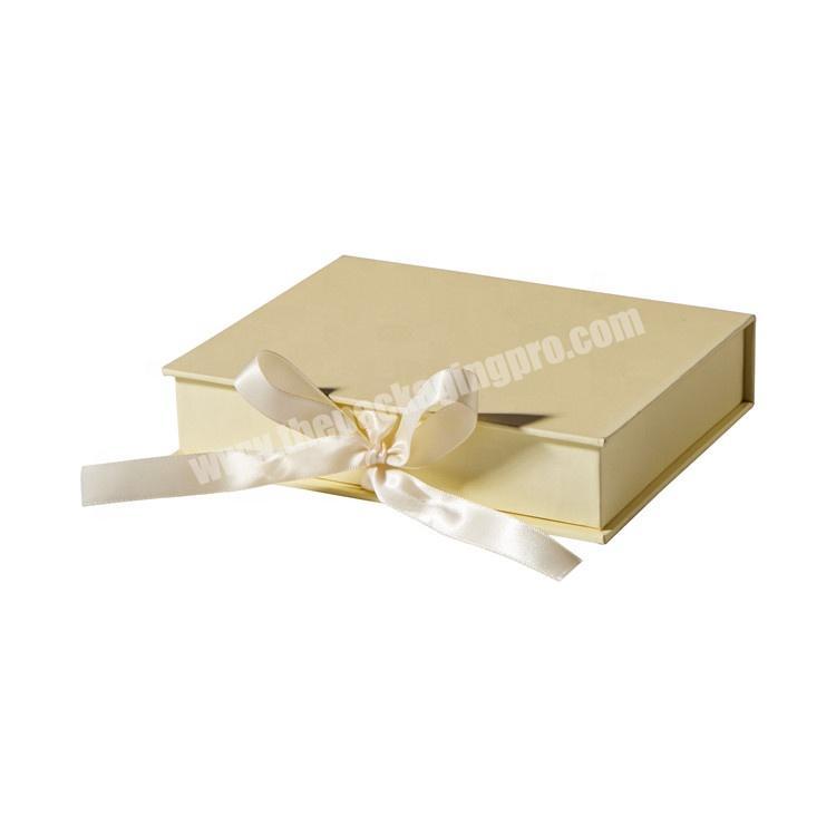 Luxury customized paper gift box to decorate with silk ribbon design