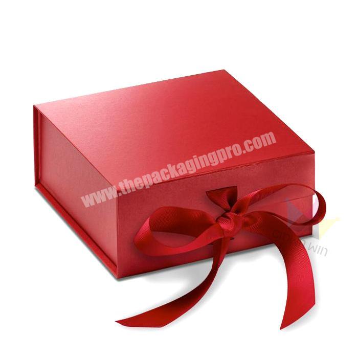 Luxury Elegant Custom Printed  Medium Size Plain Color Garment Dress Magnetic Gift Paper Box Packaging Wholesale