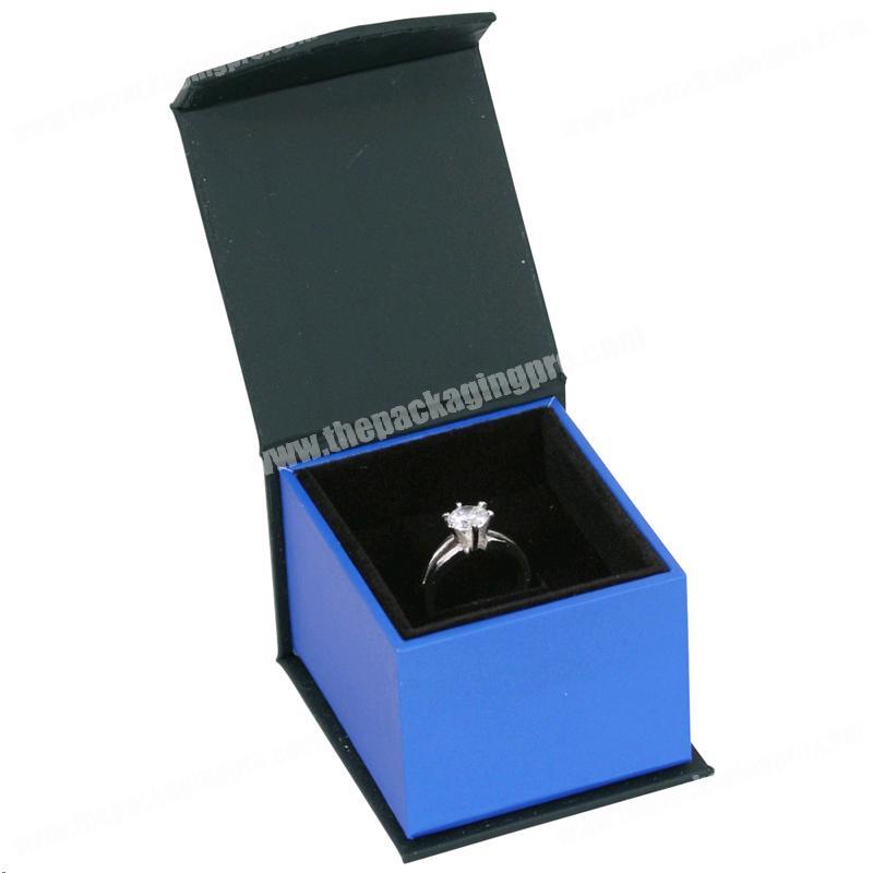 Luxury High Quality Custom Logo Clamshell Jewelry Box for Earrings Ring Necklace