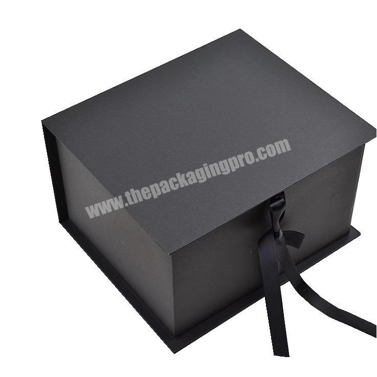 Luxury magnetic lid gift box with custom paper packaging box with ribbon for apparel
