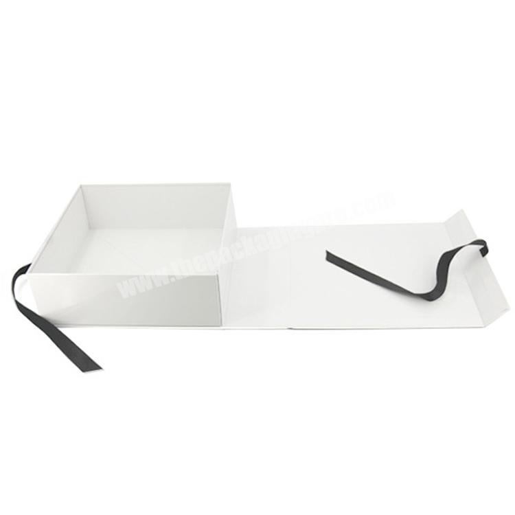 Luxury white folding gift boxes for custom packaging