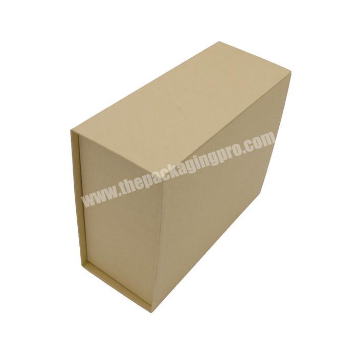 Natural folding box with magnet