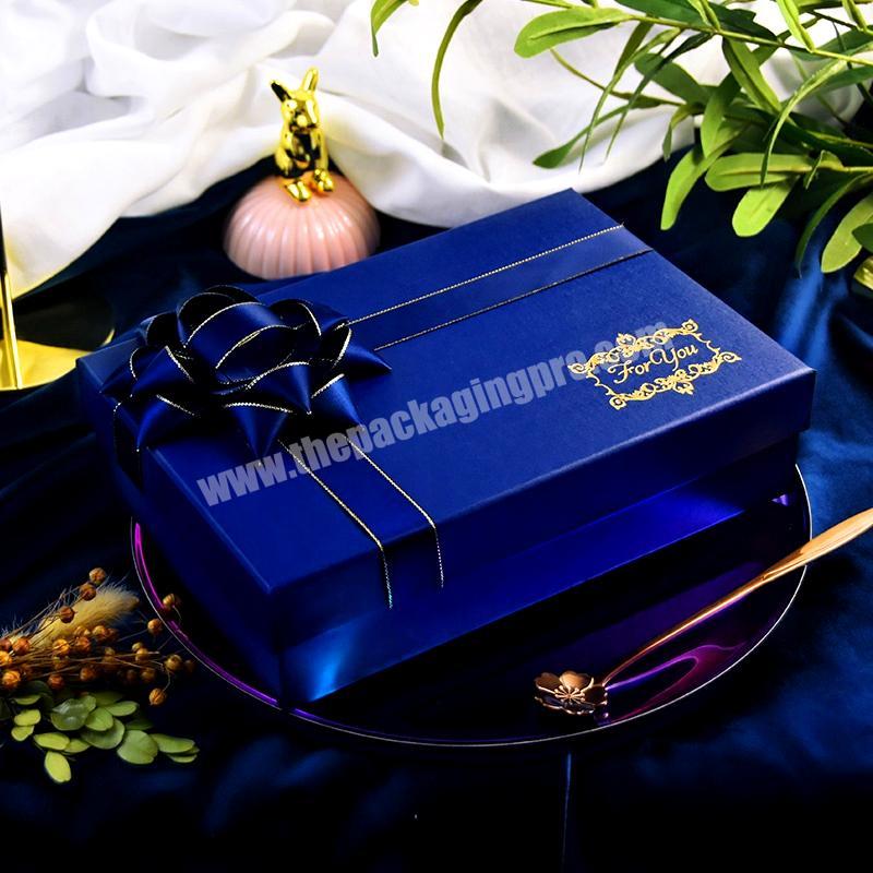 New Products 2020 Glamour Blue Fine Printed Cardboard Luxury Shoe Box Garment Packaging With Ribbon