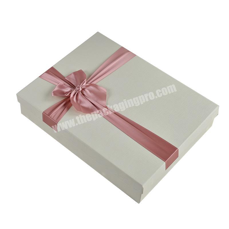 new products custom design silk ribbon closed gift box ,hand-made silk bowknot paper packaging