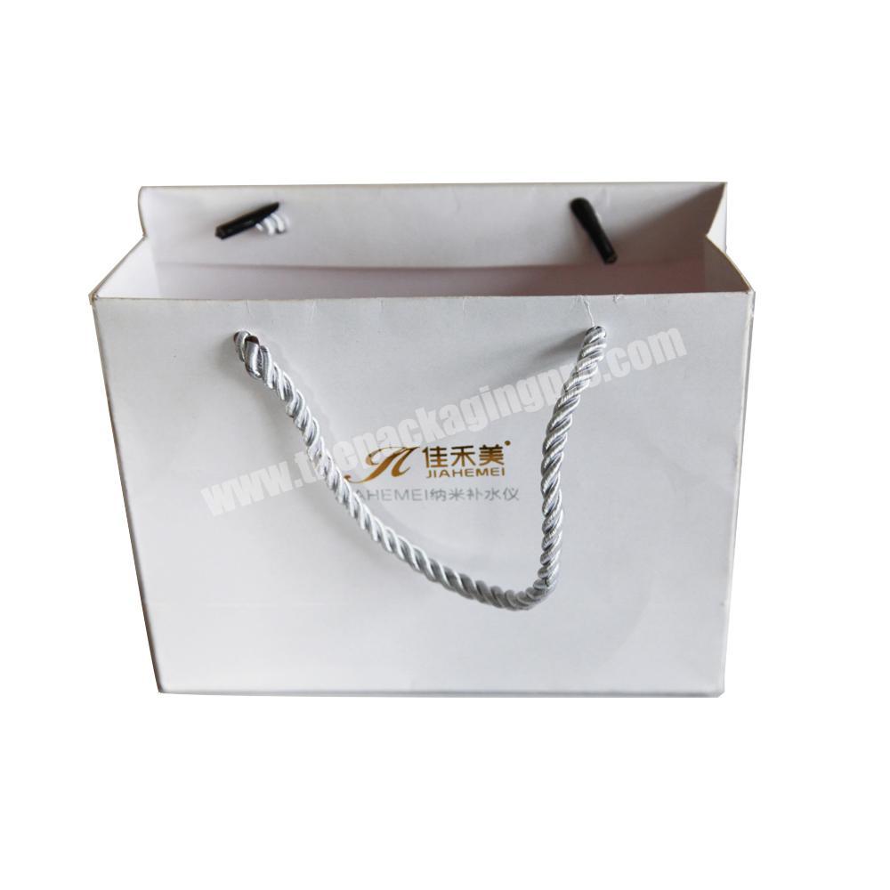 OEM Custom Luxury White Paper Gift Craft Cosmetic Make up Shopping Paper Bag With Handle
