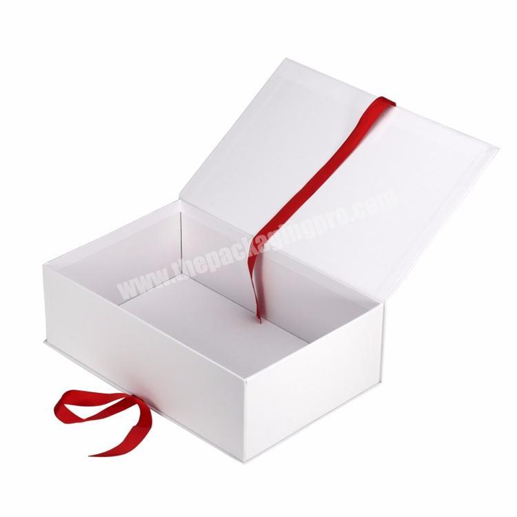 OEM Factory die cut magnetic white t-shirt packaging paper gift box