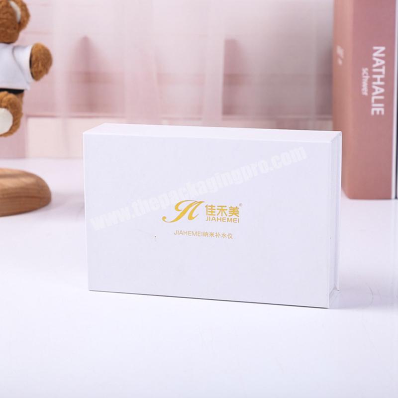 OEM Factory White simple cosmetic paper packaging magnetic gift box