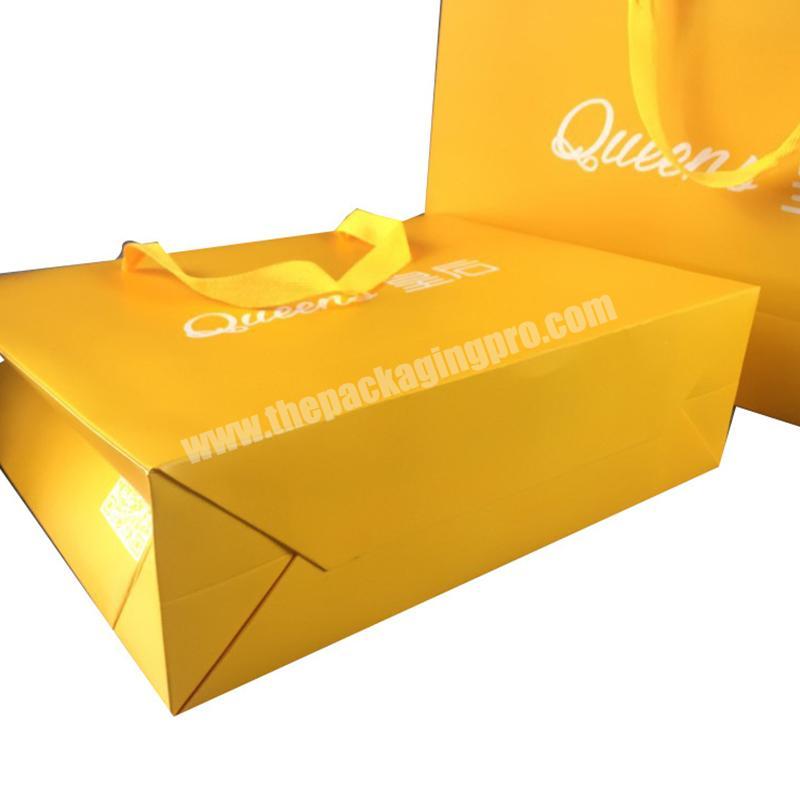 Packaging Box Manufacturer Yellow color printing paper carrier bag pantone color printing paper bag with handle
