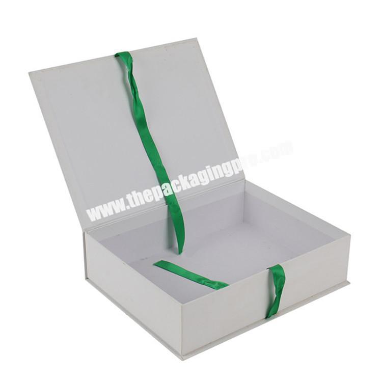 personalized luxury clothing packaging gift box ribbon