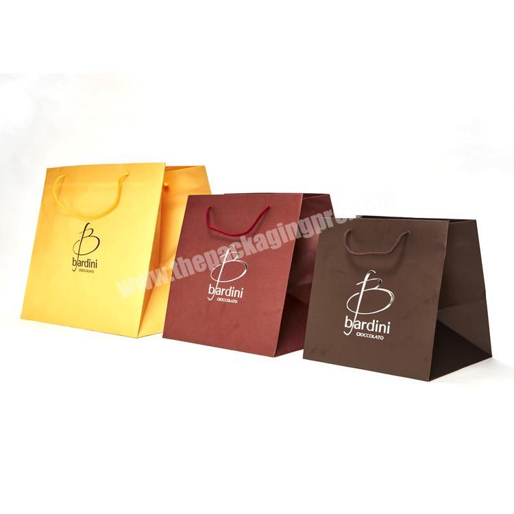 Personalized luxury paper clothing packaging bag