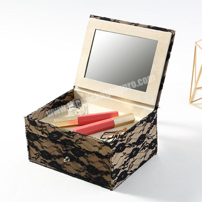 Popular design makeup box with small MOQ in 2020 for KHAKI