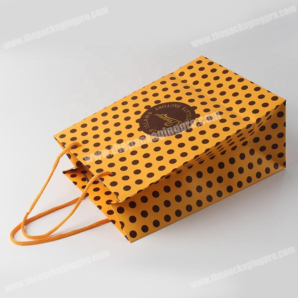 Recyclable twisted handle luxury shopping bag paper