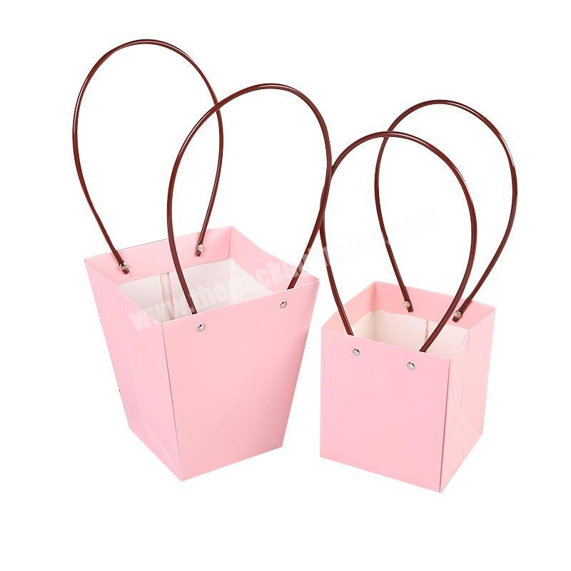 Reliable and cheap gift bags are used to wrap flowers and other gifts