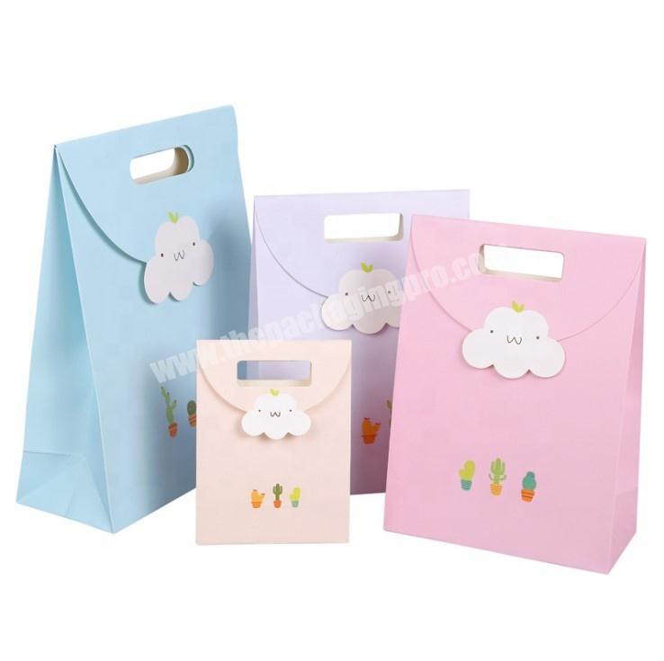 Retail Custom Logo Fancy Party Gift Candies Packaging Bag White Paper Die Cut Handle Boutique Gift Paper Bag