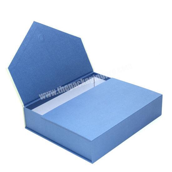 Rigid Paper Gift Packaging Magnetic Closure Cardboard Box for Clothing