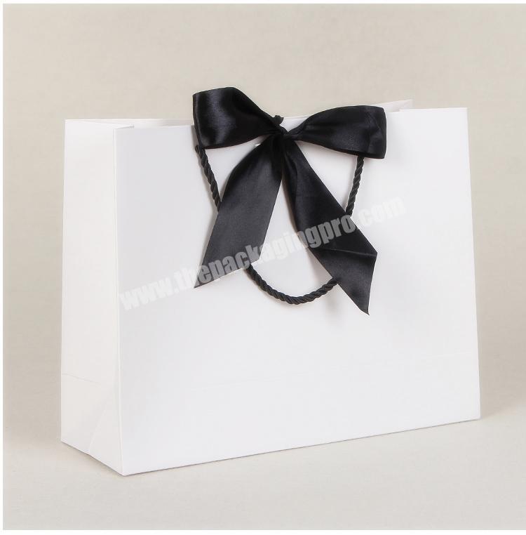 White bow gift bag can be customized