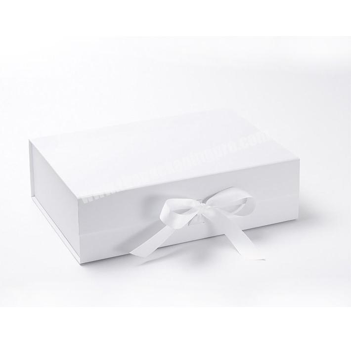White elegant magnetic closure folding box custom with ribbon