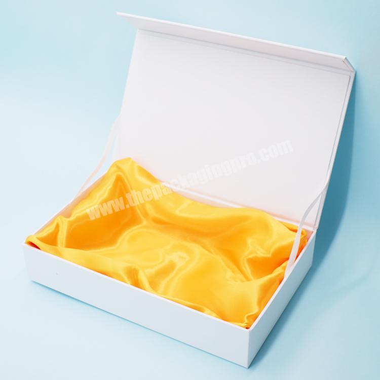 White Hair Care Rigid Box Magnetic Box Custom Logo For Cloth Packaging