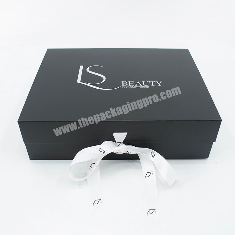 White Ribbon Silver Gloss Logo Cosmetic Brushes Packaging Box magnetic Closure