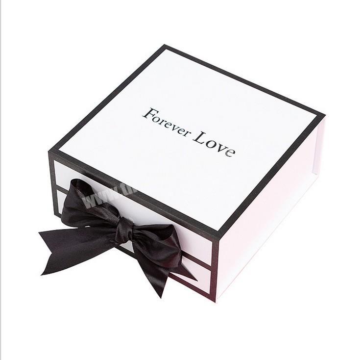 Wholesale cheap price luxury logo print white color magnetic boxes with silk bow carton paper customize boxes for clothes