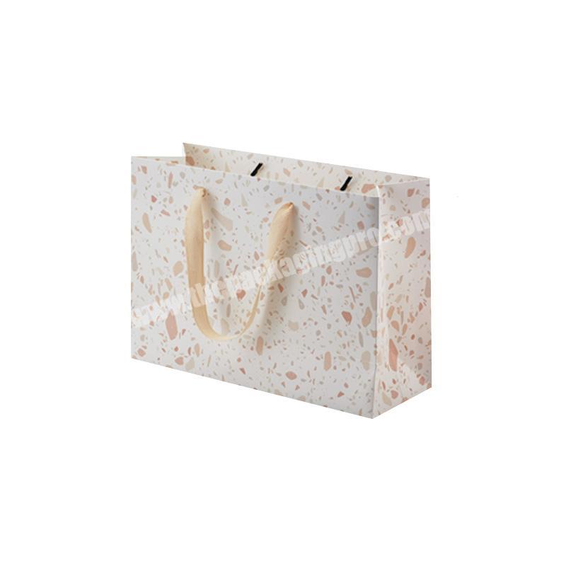 Wholesale custom color printing luxury paper gift bags with logo