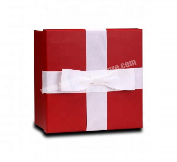 Wholesale Custom Lid and Bottom Rigid Gift Paper Clothing Packaging Box with Ribbon