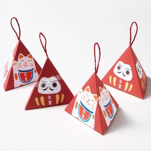 Wholesale Hot Selling Portable Triangle Food Grade Christmas Ornaments Candy Gift Packing Box with Rope