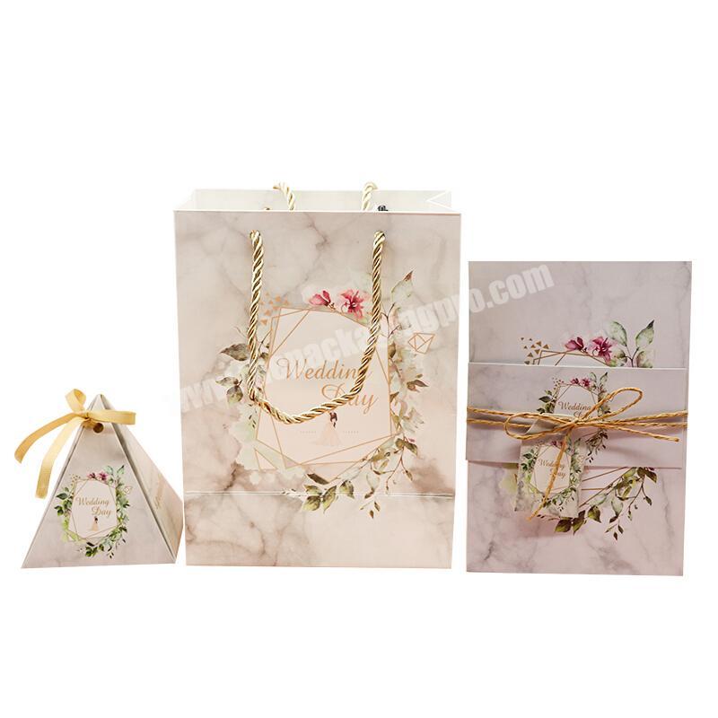 Wholesale Special Wedding Invitation Card Candy Sweet Triangle Box  Portable Bag Wedding Favor Set
