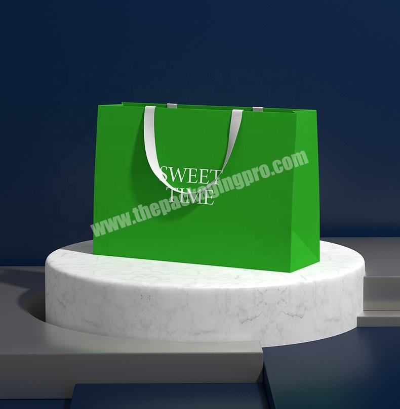 Custom Fashion Shoe Box Packaging  Eco-Friendly Black Gift Shopping Paper Bags Garment Paper Bag With Logo Printed