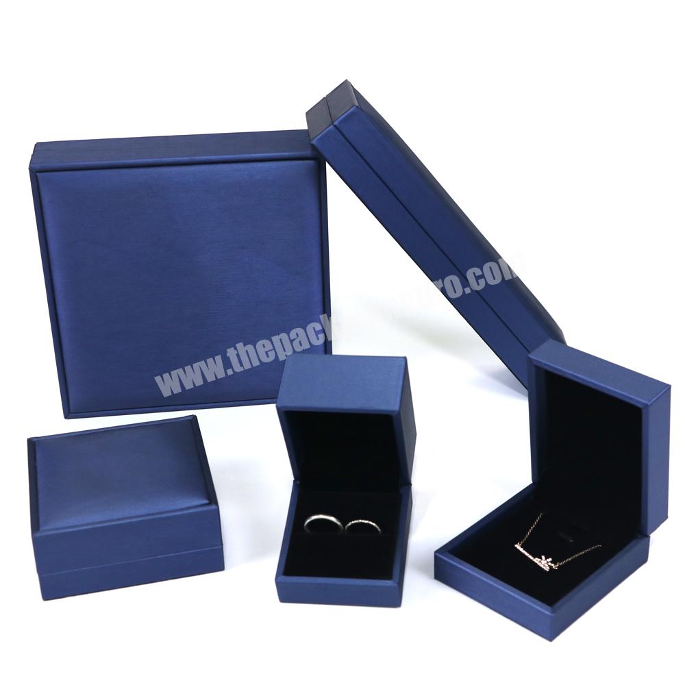 Custom jewelry boxes with logo velvet kraft necklace ring bracelet box jewelry packaging